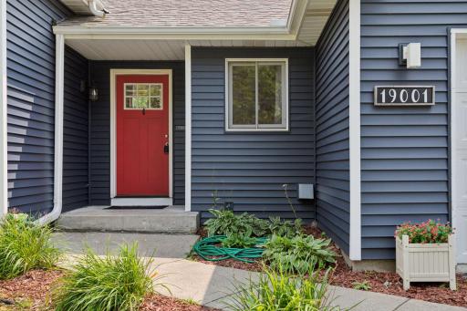 19001 Twilight Trail, Eden Prairie, MN 55346