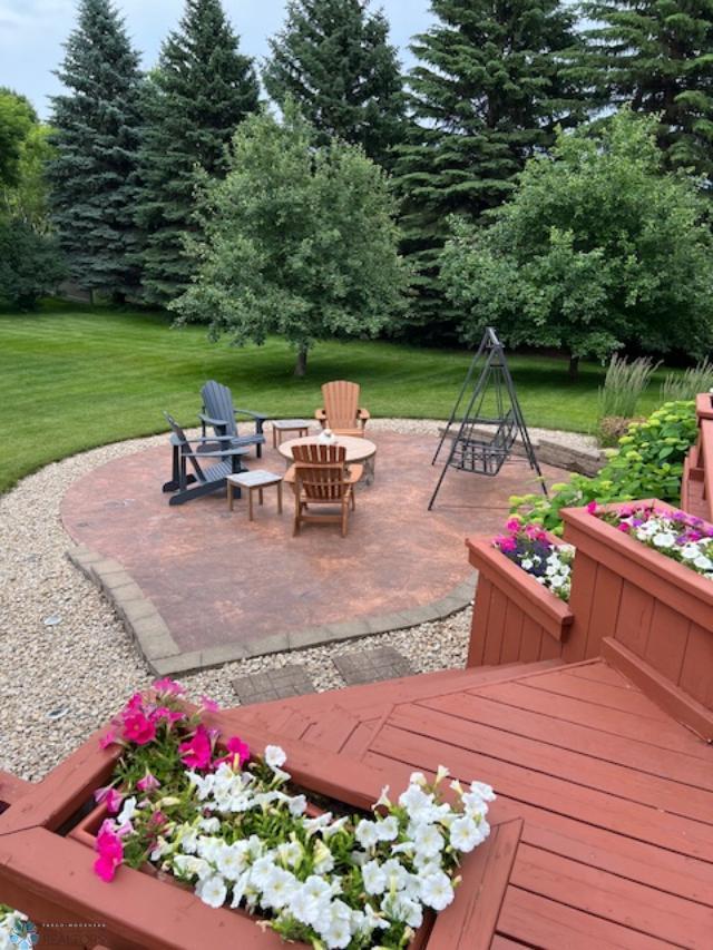 beautifully landscaped with privacy