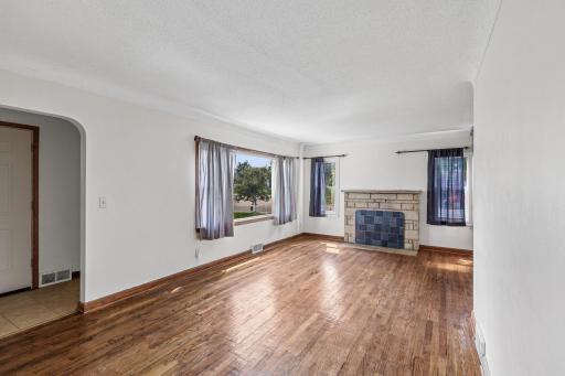 1351 3rd Street E, Saint Paul, MN 55106