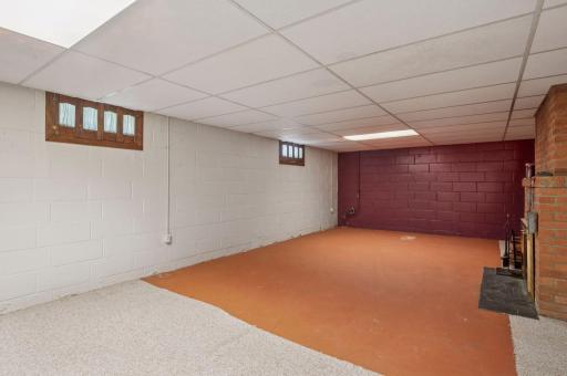 Unfinished space- future family room? Flex room?