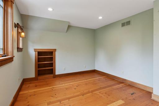 2100 Irving Avenue S, Minneapolis, MN 55405