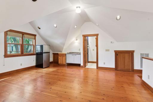 2100 Irving Avenue S, Minneapolis, MN 55405
