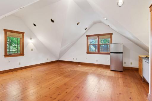 2100 Irving Avenue S, Minneapolis, MN 55405
