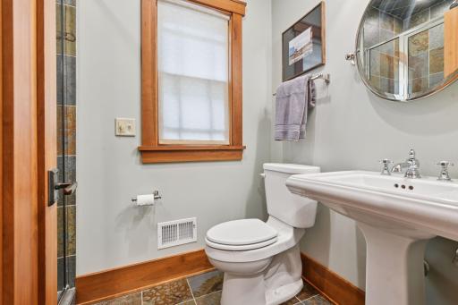 2100 Irving Avenue S, Minneapolis, MN 55405