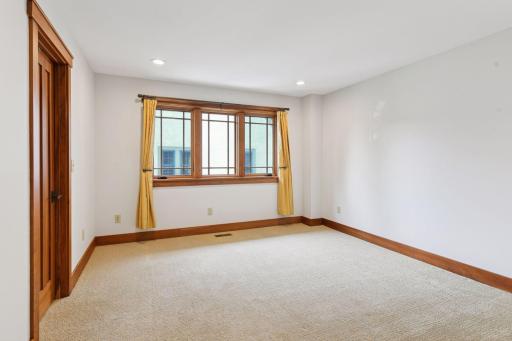 2100 Irving Avenue S, Minneapolis, MN 55405
