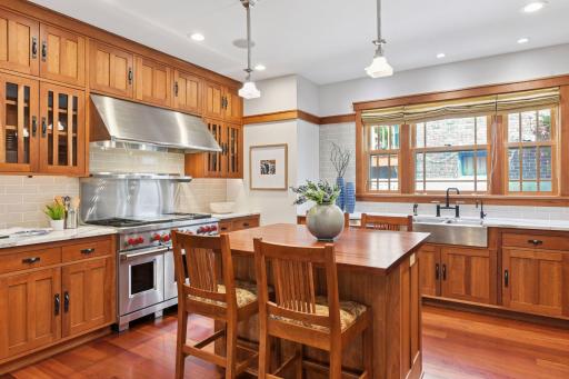 2100 Irving Avenue S, Minneapolis, MN 55405
