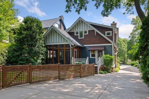 2100 Irving Avenue S, Minneapolis, MN 55405
