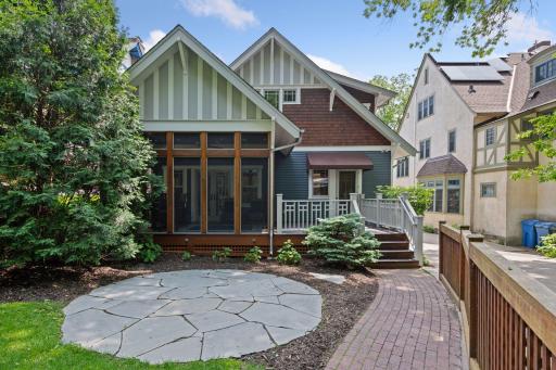 2100 Irving Avenue S, Minneapolis, MN 55405
