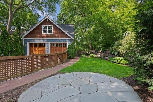2100 Irving Avenue S, Minneapolis, MN 55405