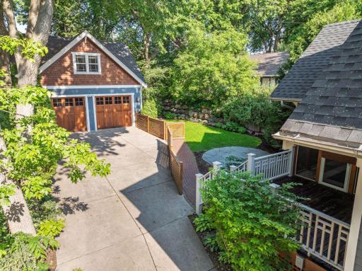 2100 Irving Avenue S, Minneapolis, MN 55405