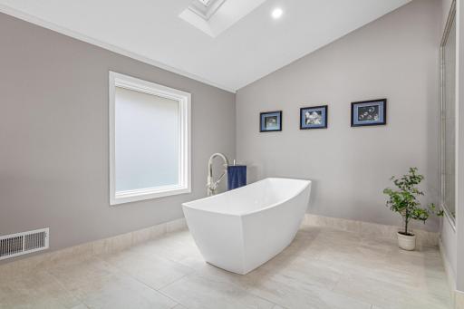 Whether itâs a peaceful soak with a glass of wine or a serene start to your day, this tub is the definition of luxury with a view.