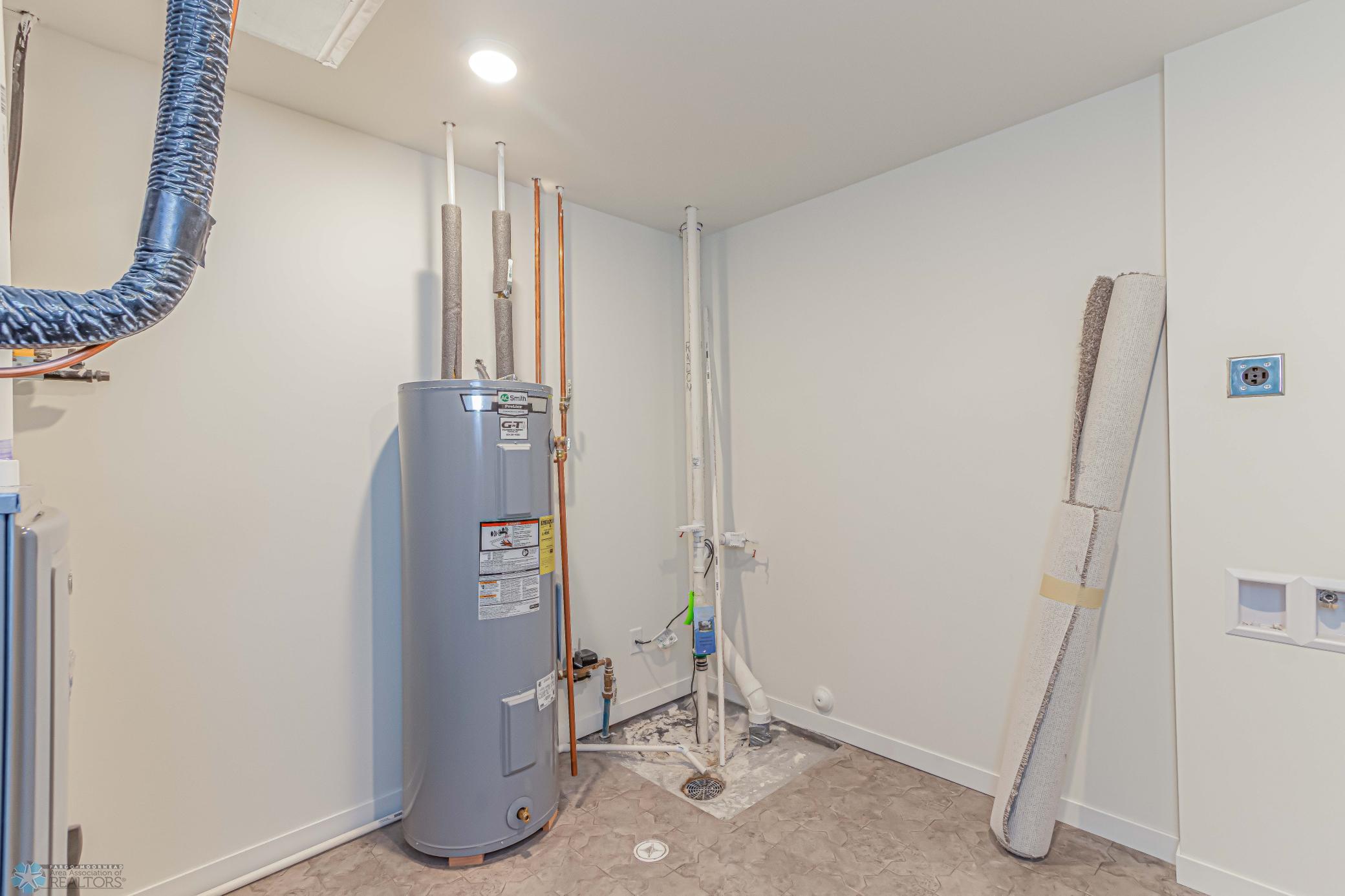 7369 29th St S, Fargo, ND-43.jpg