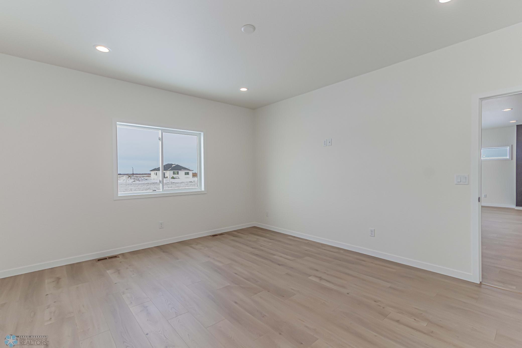7369 29th St S, Fargo, ND-15.jpg