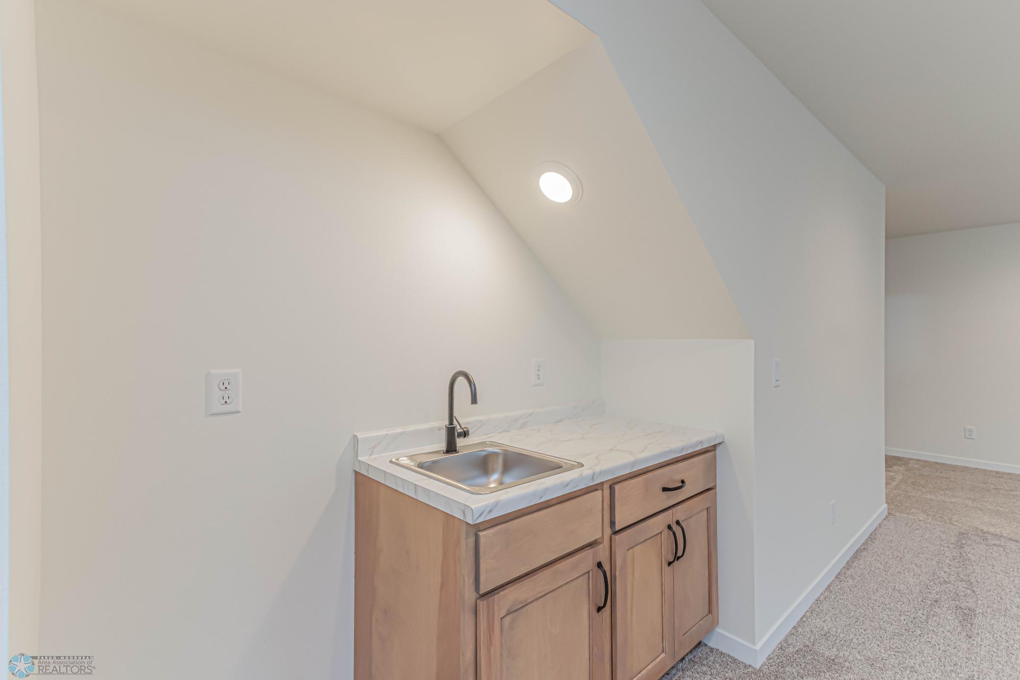7369 29th St S, Fargo, ND-33.jpg