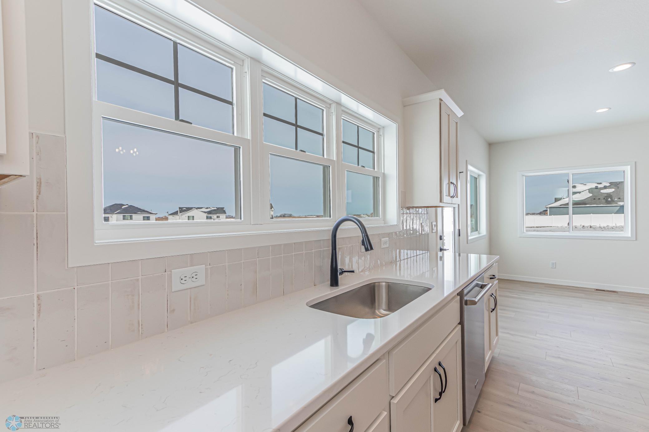 7369 29th St S, Fargo, ND-22.jpg