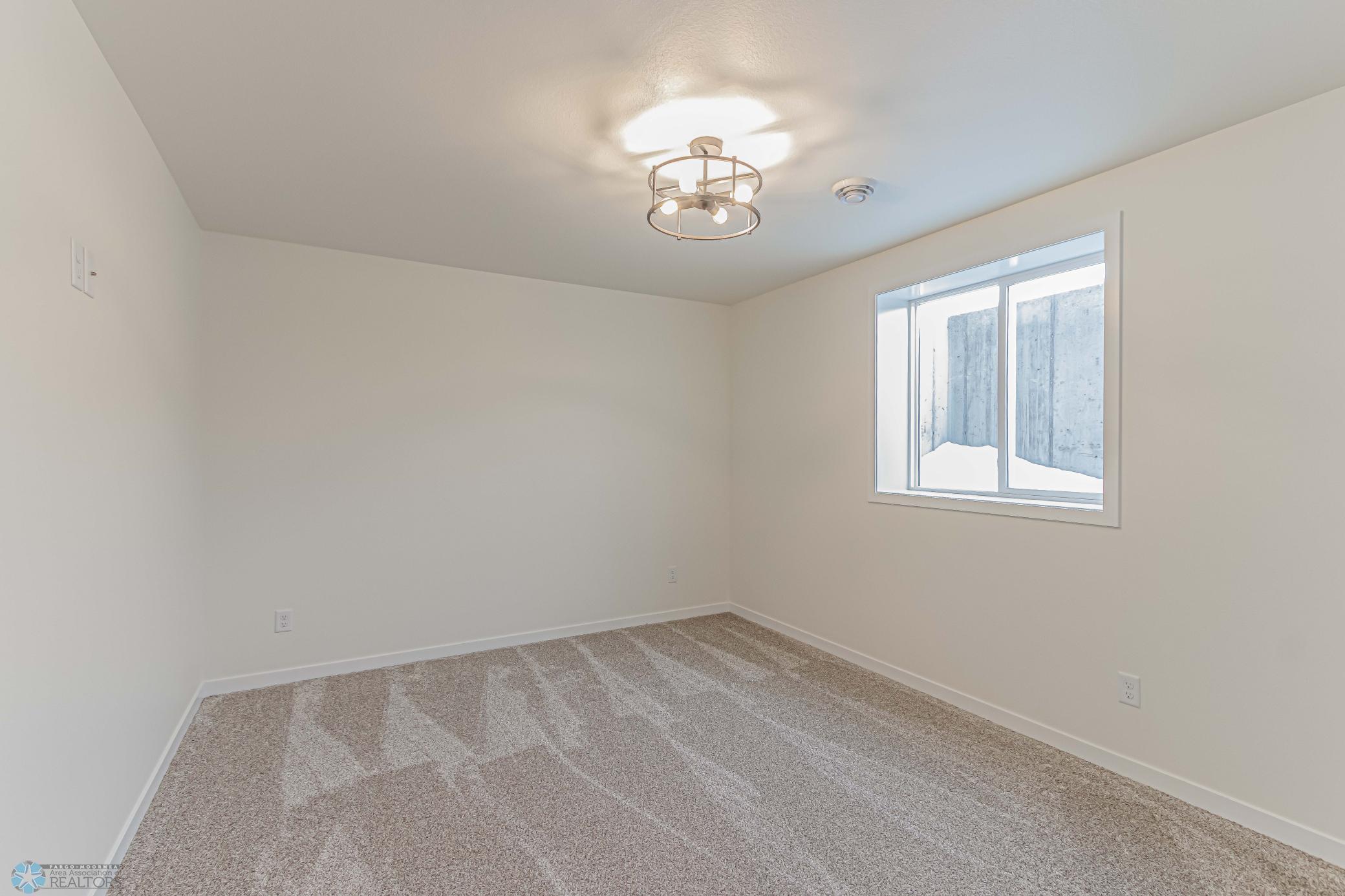 7369 29th St S, Fargo, ND-37.jpg