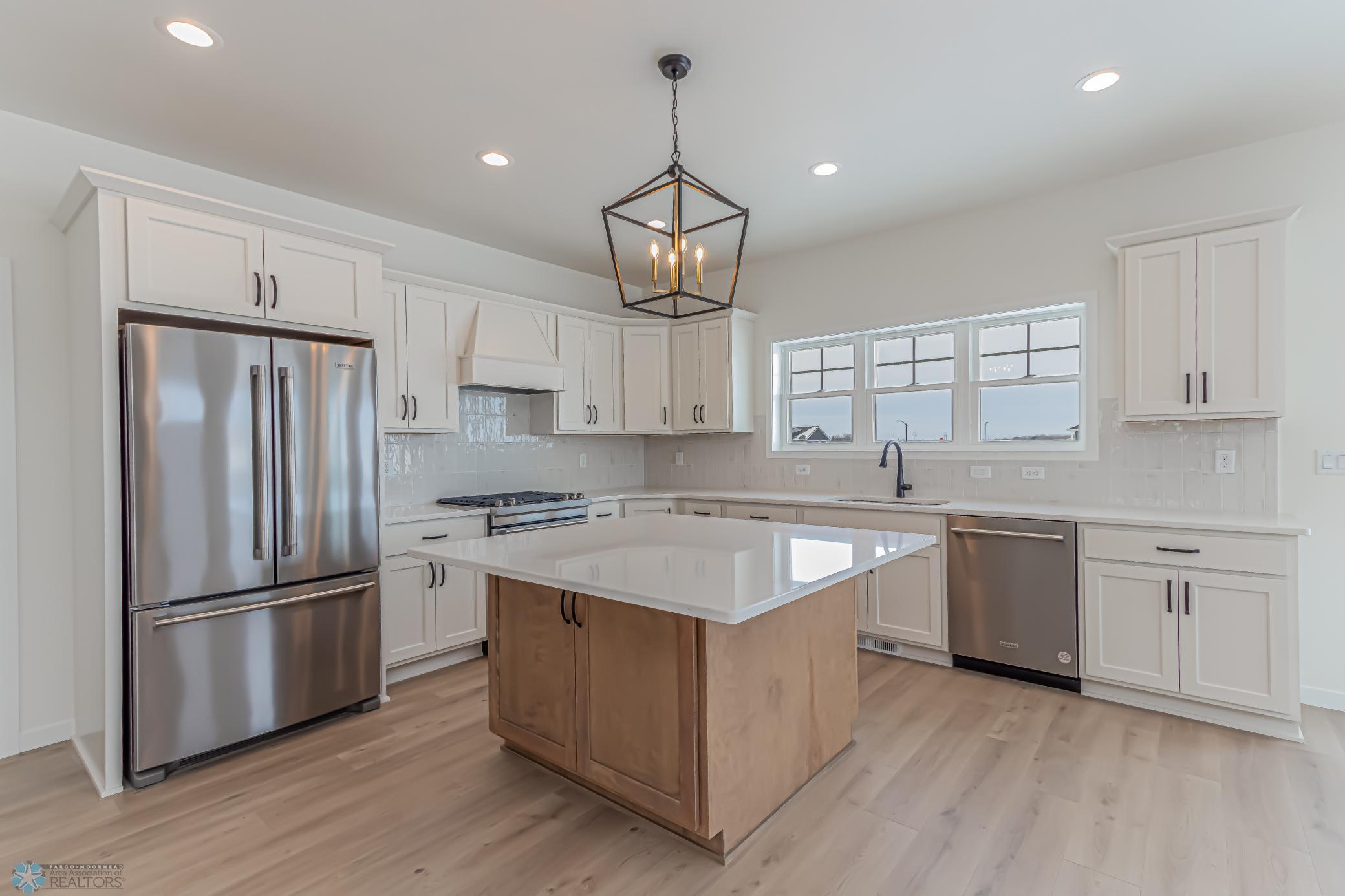 7369 29th St S, Fargo, ND-19.jpg