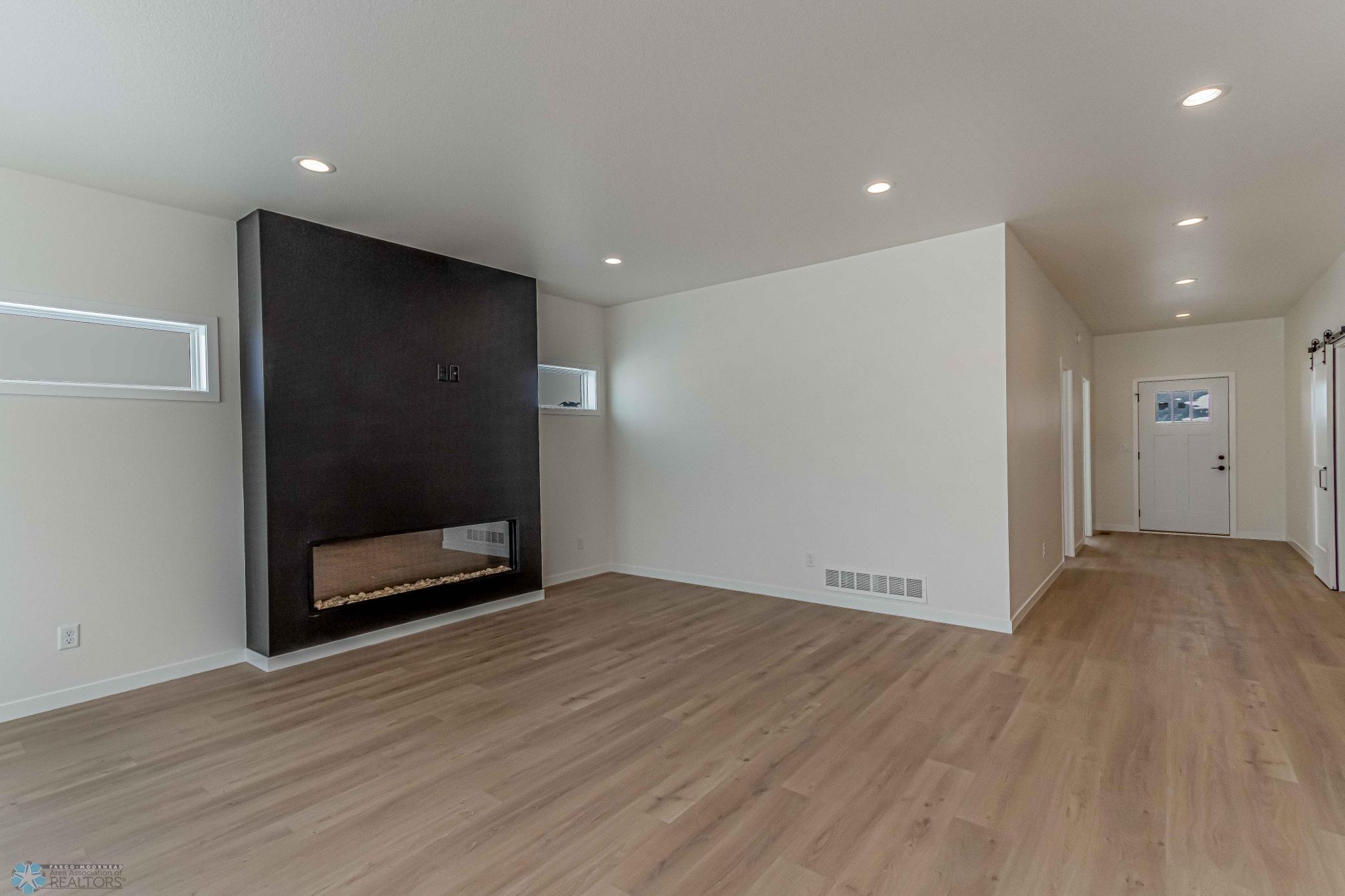 7369 29th St S, Fargo, ND-27.jpg