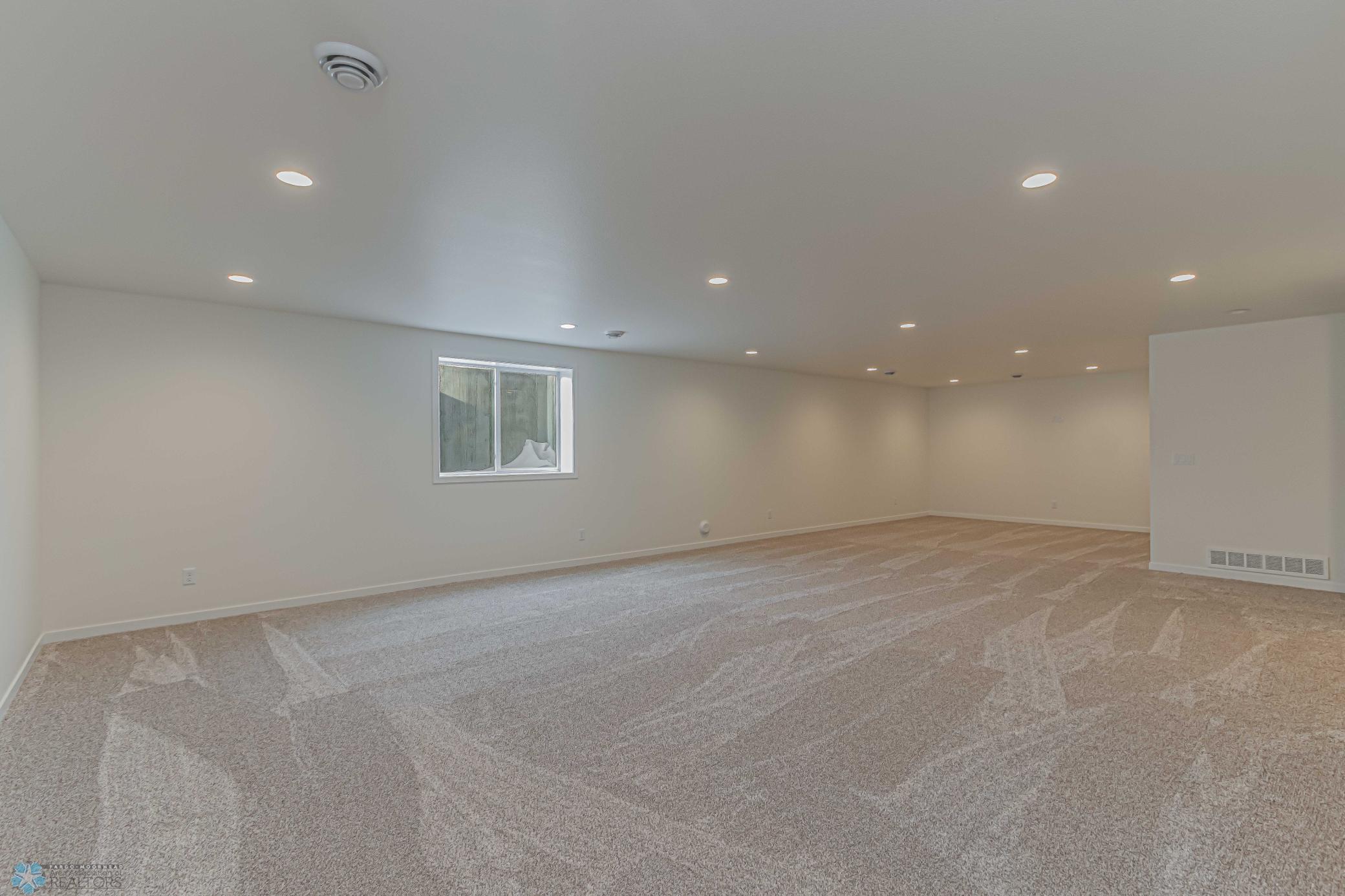 7369 29th St S, Fargo, ND-30.jpg