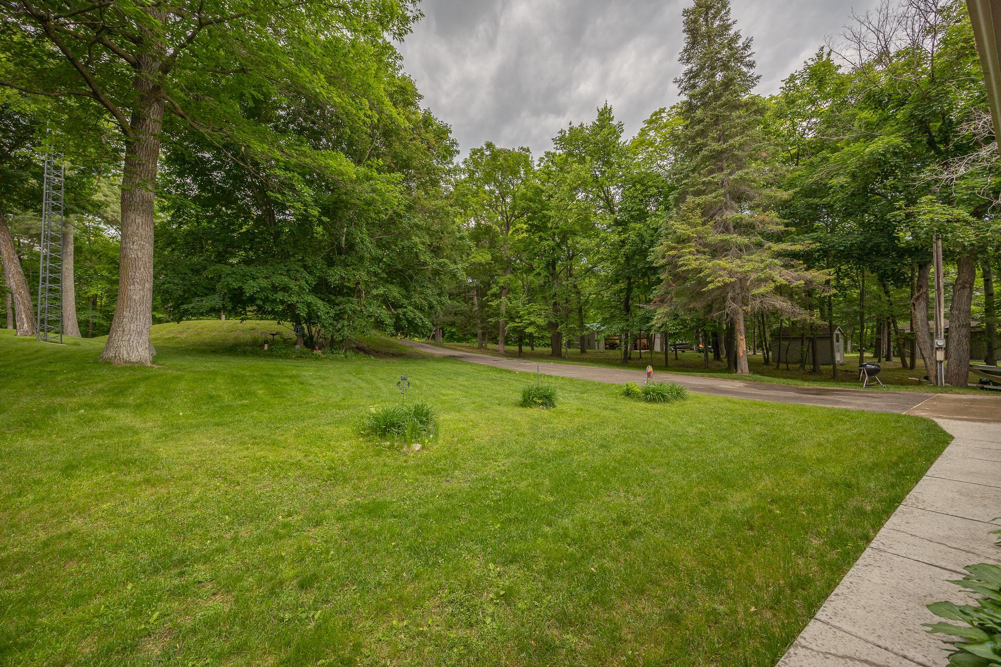 Views of the yard.