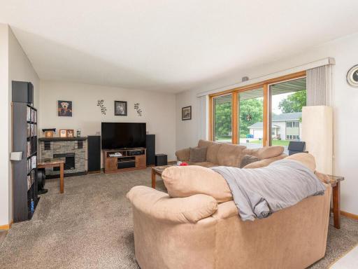 471 Brad St Hamburg MN 55339 USA-003-007-Brad StHamburg3-MLS_Size.jpg