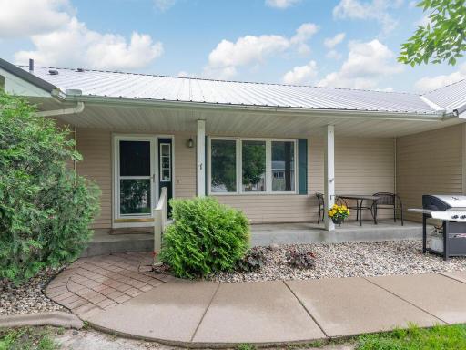 471 Brad St Hamburg MN 55339 USA-002-008-Brad StHamburg2-MLS_Size.jpg