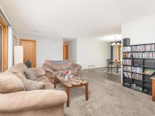 471 Brad St Hamburg MN 55339 USA-007-010-Brad StHamburg7-MLS_Size.jpg