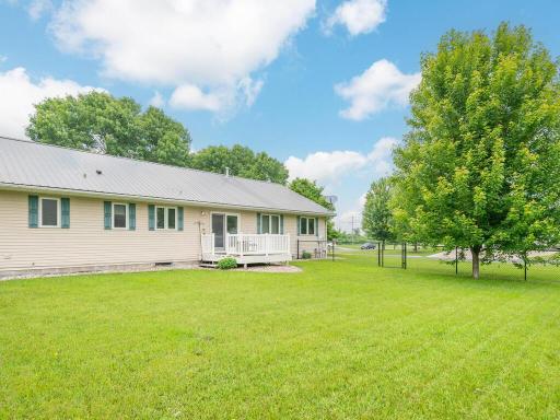 471 Brad St Hamburg MN 55339 USA-028-031-Brad StHamburg28-MLS_Size.jpg