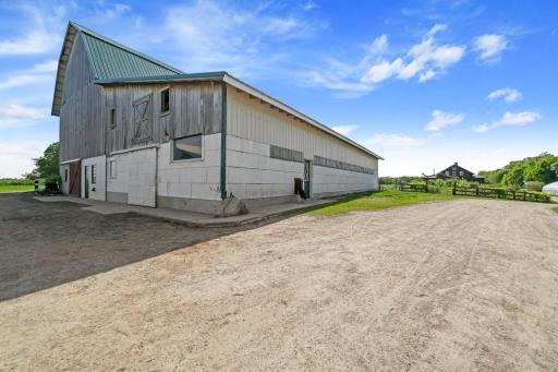 Lean-to set up for 13 horse stalls and tac room.