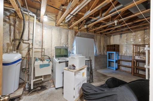 9307 Vincent Avenue N, Brooklyn Park, MN 55444