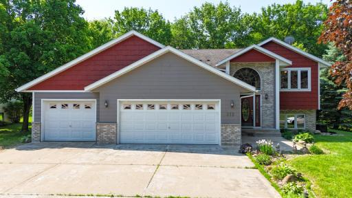 212 Greenbriar Lane, Buffalo, MN 55313
