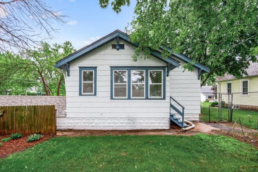 2015 Bush Avenue E, Saint Paul, MN 55119