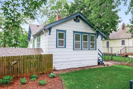 2015 Bush Avenue E, Saint Paul, MN 55119