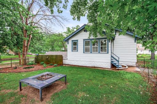 2015 Bush Avenue E, Saint Paul, MN 55119