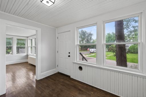 2015 Bush Avenue E, Saint Paul, MN 55119
