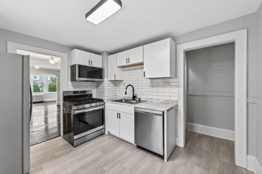 2015 Bush Avenue E, Saint Paul, MN 55119