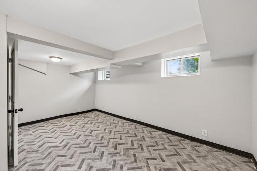 2015 Bush Avenue E, Saint Paul, MN 55119