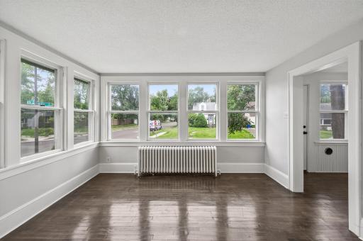 2015 Bush Avenue E, Saint Paul, MN 55119