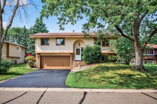 6716 83rd Avenue N, Brooklyn Park, MN 55445