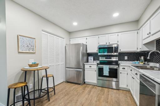2443 Wimbledon Bay, Saint Paul, MN 55125