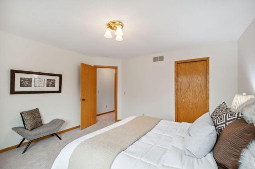 15309 Greenhaven Lane, 111, Burnsville, MN 55306