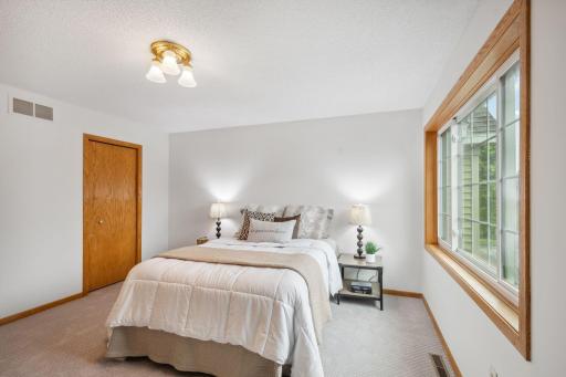 15309 Greenhaven Lane, 111, Burnsville, MN 55306