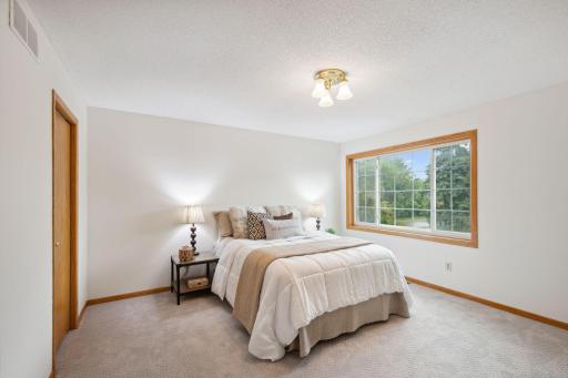 15309 Greenhaven Lane, 111, Burnsville, MN 55306