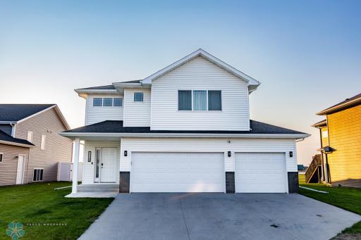 5726 Deb Drive W, West Fargo, ND 58078