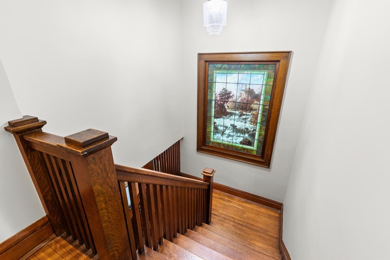 Solid wood staircase