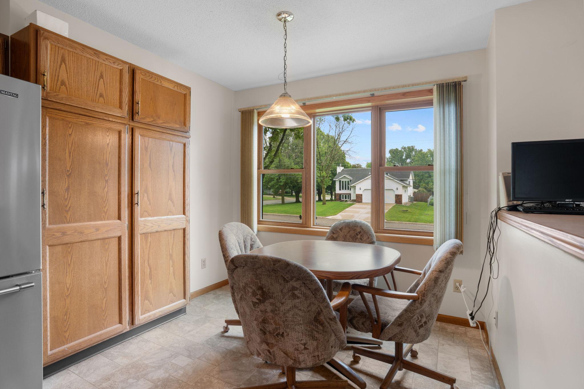 Eat-in Dining Area