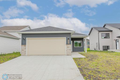 6614 68 Street S, Horace, ND 58047