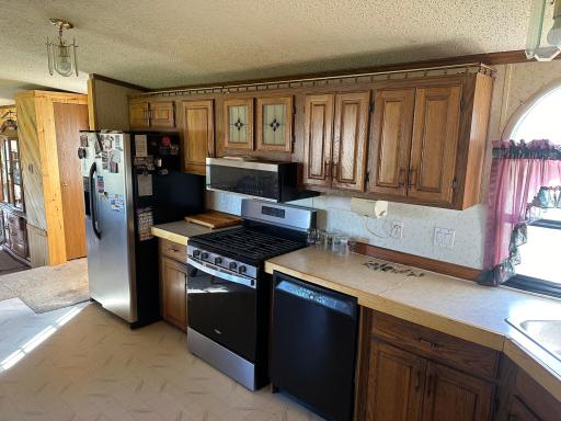 57694 County Road 12, Warroad, MN 56763