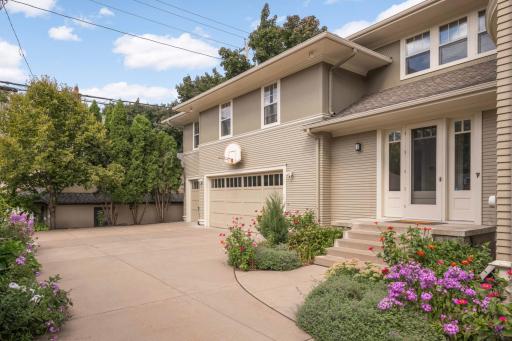 1776 Knox S, Minneapolis, MN 55403