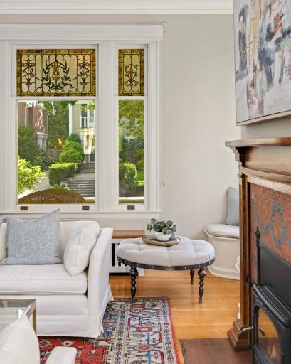 The year 1776 is considered the "birth year" of the United States. The builder of 1776 Knox was thoughtful enough to reference liberty in both the stained-glass and the fireplace.